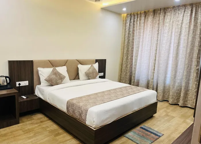 Hotel Sandal Woods