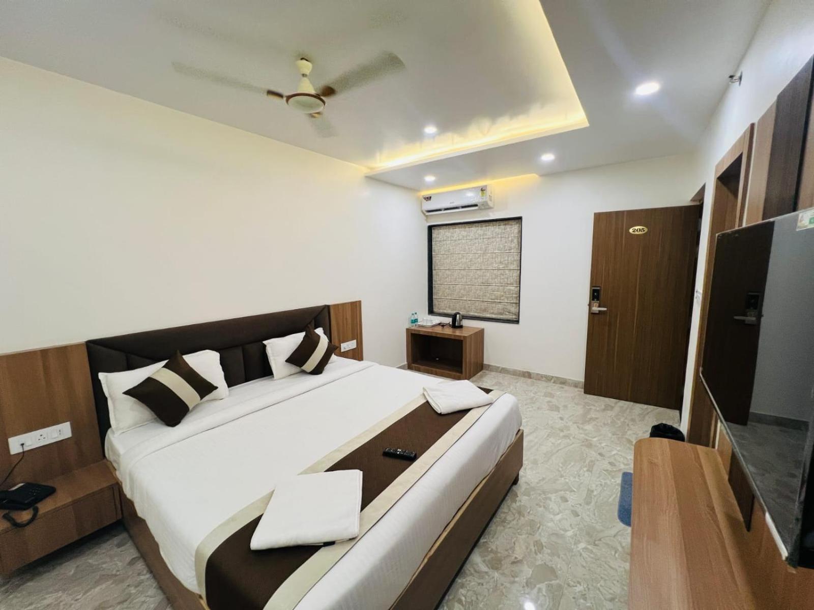 Sandal Woods Hotel Varanasi